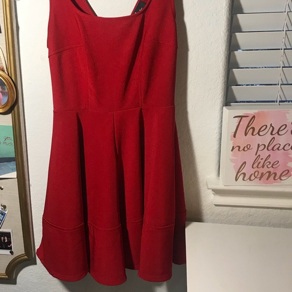 Super Cute Red Lulus skater dress! - Picture 2 of 4
